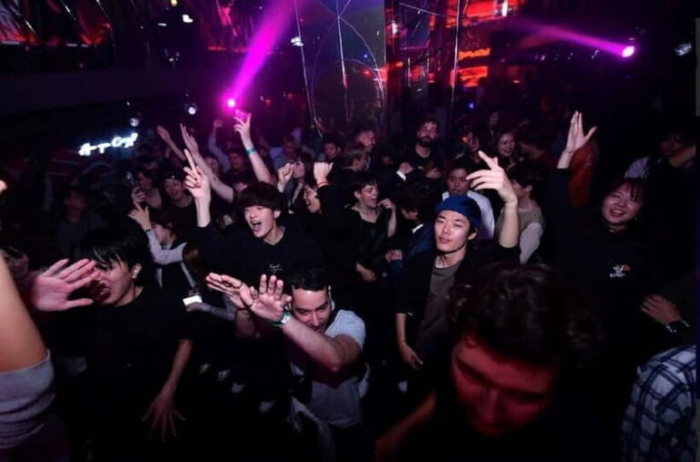 Osaka: CHEVAL All-You-Can-Drink Ticket & VIP(For Foreign) - How the Experience Adds Value