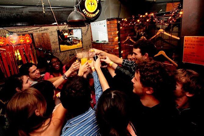 Osaka Pub Crawl and Nightlife Tour - Atmosphere & Social Dynamics