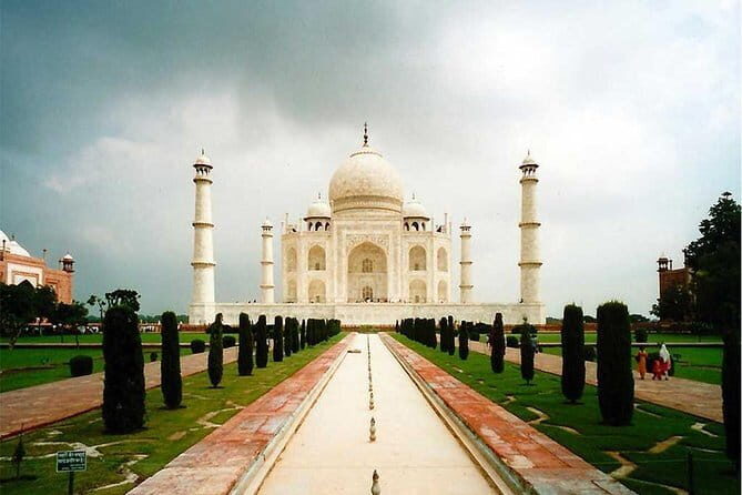 Overnight Agra Tour From Ahmedabad with Return Flights - What’s Included and How It Adds Value