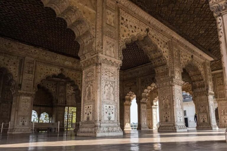 Overnight Taj Mahal Agra Tour from Mumbai with Return Flight - Why This Tour Offers Great Value