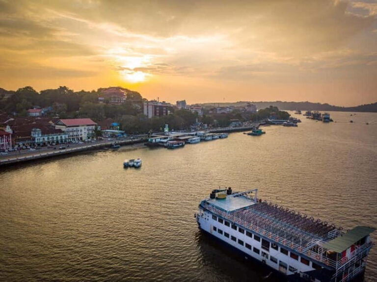 Panaji: Sunset Boat Party with Bollywood DJ and Dance Shows - Live Dance Performances: A Cultural Touch