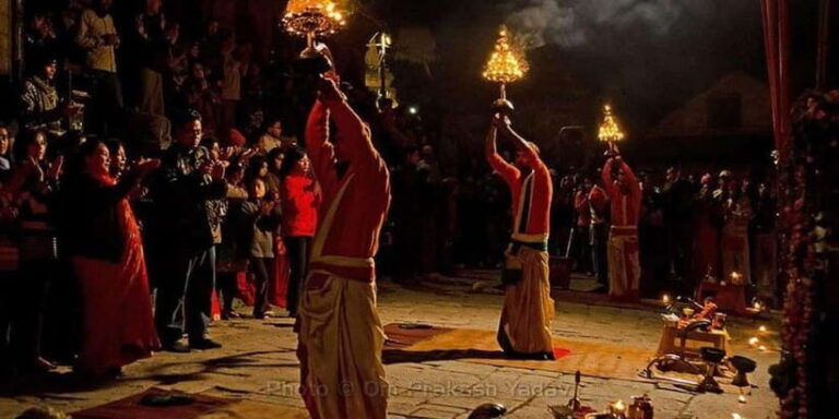 Pashupatinath Temple Aarti & Cremation Evening Tour - How the Tour Is Structured