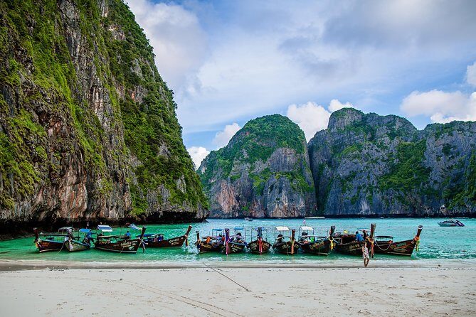 Phi Phi 6: Amazing trip by speedboat, start at Sunrise - What to Expect on the Day