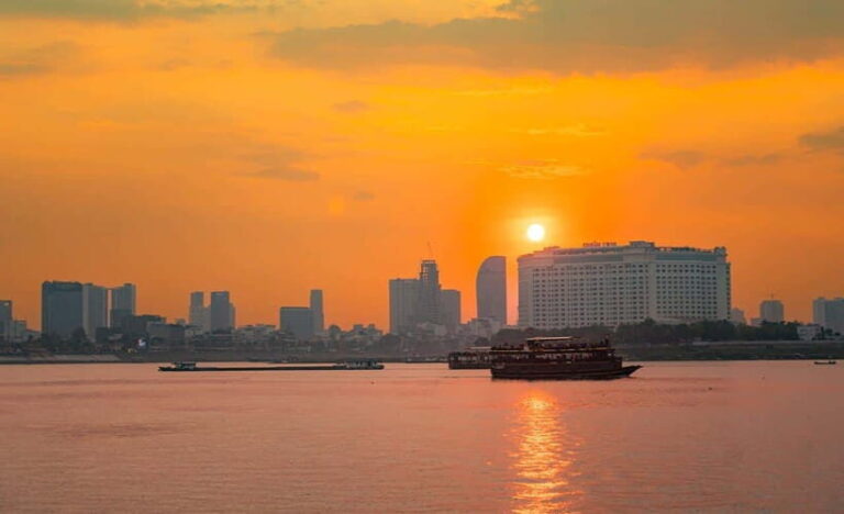 Phnom Penh Sunset Cruise & Evening City Tour Vespa Adventure - Who Will Love This Tour?