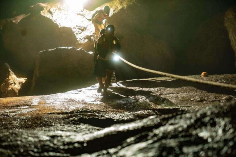 Phong Nha: Phong Nha Cave Expedition 4.5 km by Kayak - Experience Quality and Value