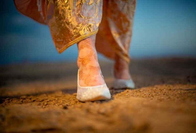Photoshoot with Moroccan Traditional outfit in Agafay Desert - What to Expect During Your Photoshoot