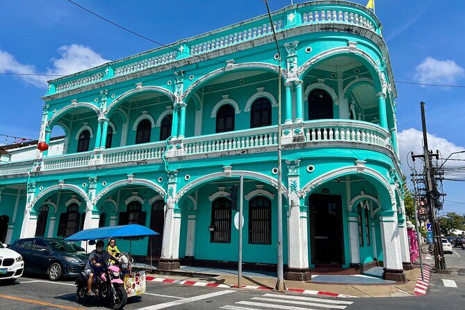 Phuket Old Town Food Tour with 10+ Locals' Favorites Tastings - A Detailed Look at the Phuket Old Town Food Tour