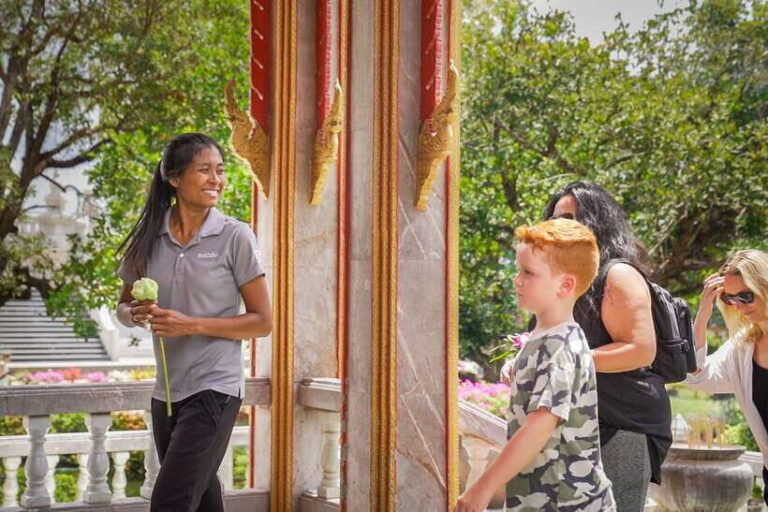 Phuket: Wat Chalong, Viewpoint, and Old Town Guided Tour - The Value of Guided Convenience