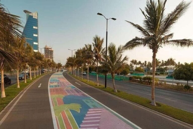 Pivate Full-Day Jeddah Tour: From Al Balad to the Corniche - Authentic Coffee and Cultural Insights