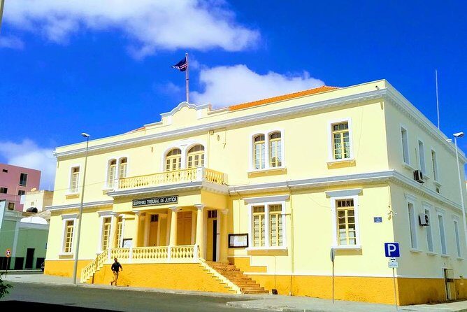 Praia: Guided Historic Walking Tour & Lunch with Locals - A Closer Look at the Itinerary