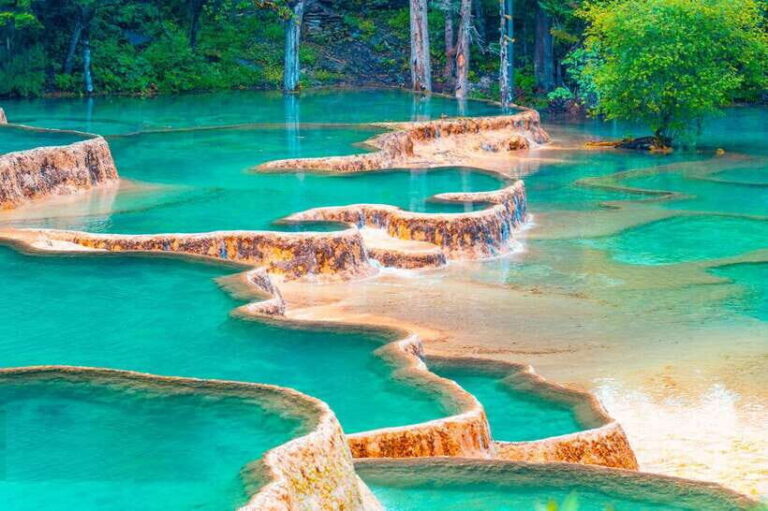 Private 3-Day Jiuzhaigou/Huanglong Tour - The Journey to Jiuzhaigou: Comfort and Convenience