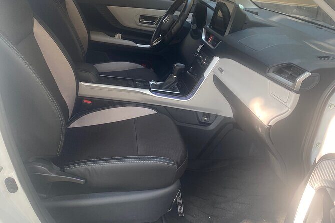 PRIVATE 4 seats - Hanoi Airport Transfer; Arrival or Departure - Style, Efficiency, and the Overall Experience