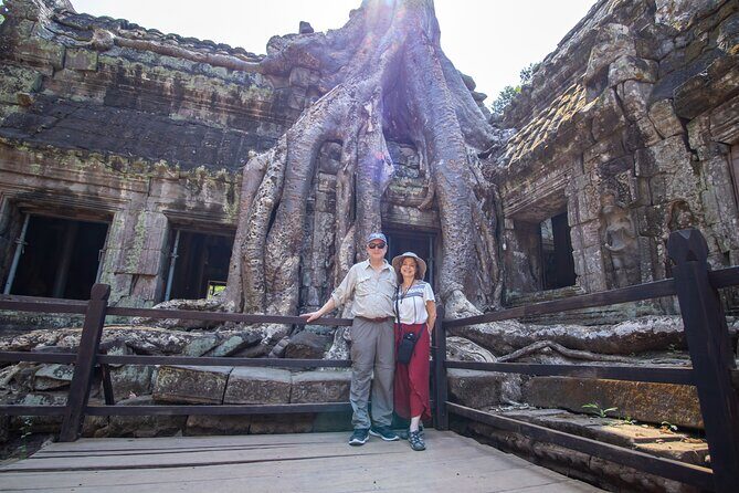 Private Angkor Tour With Local Guide & Inclusive Lunch - Exploring Angkor Thom and Bayon