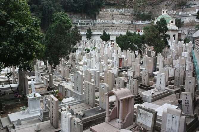 Private colonial Cemeteries tour - The Sum Up