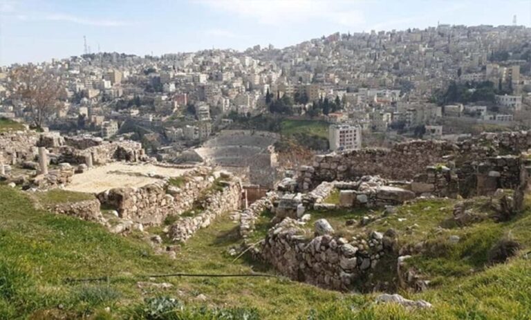 Private Day or Night Amman Sightseeing - An In-Depth Look at Amman in Two Hours