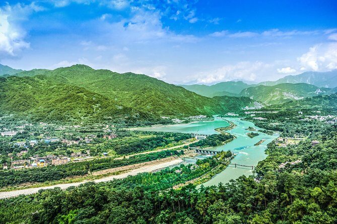 Private Day Tour: Dujiangyan Panda Base and Irrigation Project - Potential Drawbacks or Considerations