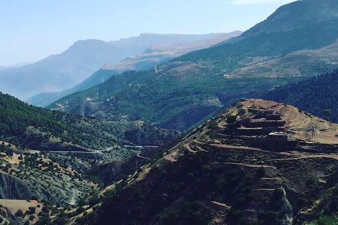 Private Day trip Atlas Mountains and 5 Valleys -All inclusive- - Visiting Oukaimeden and the Valleys