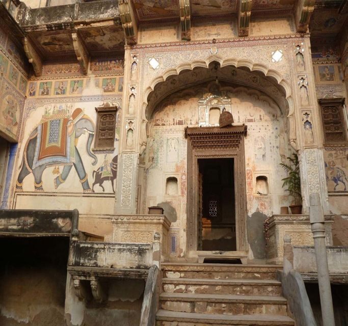 Private Day Trip: The Havelis of Mandawa - Transportation and Group Size