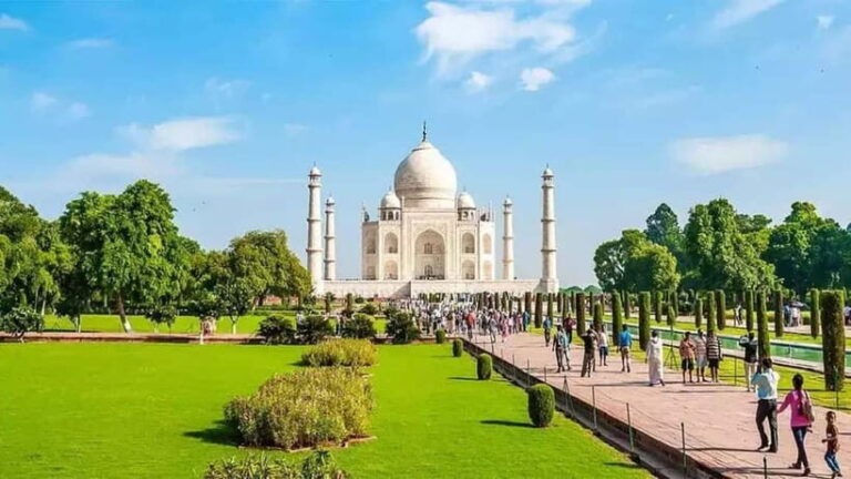 Private Day Trip To Agra Sunrise View Taj Mahal & Agra City - Witnessing the Sunrise at the Taj Mahal
