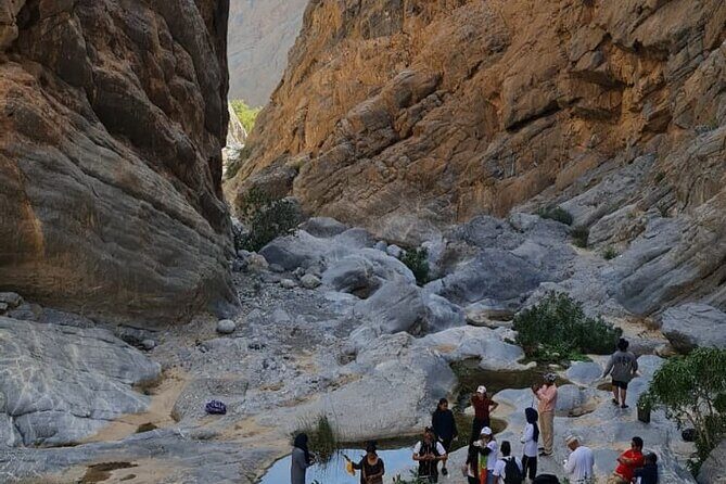 Private Fanja Souq - Fanja Old Village - Wadi Qari Tour - Practical Tips for Your Day