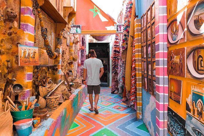 Private Fes to Fes Desert tour 2 Days with luxury camps - Journey Through Moroccos Scenic Landscapes
