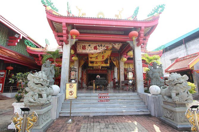 Private food Tour + Sightseeing +Thai Cooking class - Transportation & Group Size
