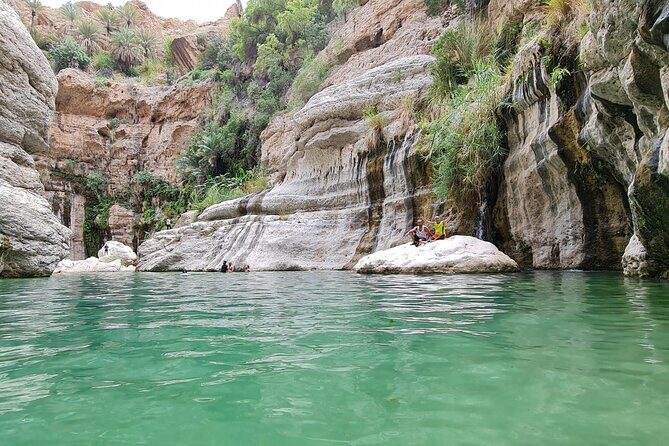 Private Full-Day Wadi Tiwi and Bimmah Sinkhole Tour from Muscat - Exploring the Day: What to Expect