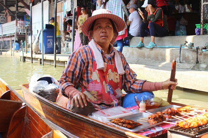 Private Guided Tour to Train Market and Damnoensaduak Floating Market - Authenticity and Traveler Reviews