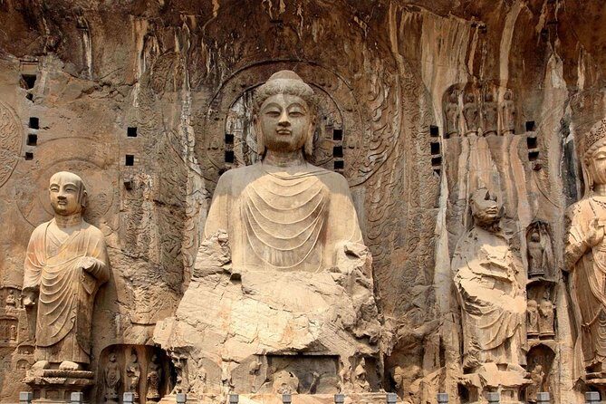 Private Luoyang Day Tour: Longmen Grottoes and White Horse Temple - Lunch: Regional Dishes in a Local Restaurant