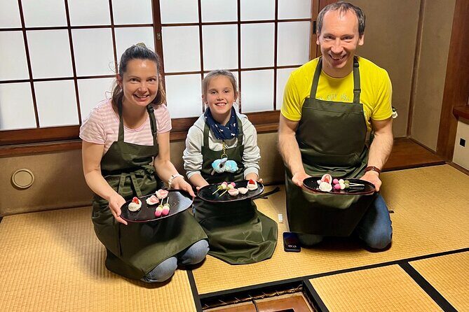 Private Mochi Sweets Making class near Shibuya area - The Neighborhood: Sangenjaya