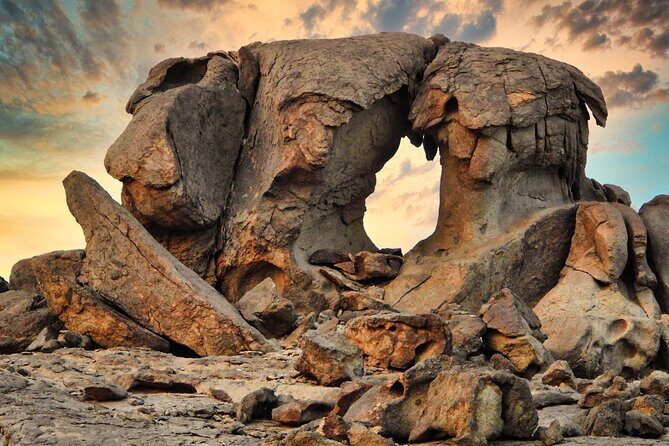 Private Moon Valley Hike Experience in Jeddah - Journey to the Moon: What Makes This Tour Special