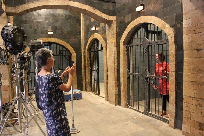 Private Mumbai City Tour and Bollywood Tours With Meal - Exploring Mumbai’s Iconic Sights