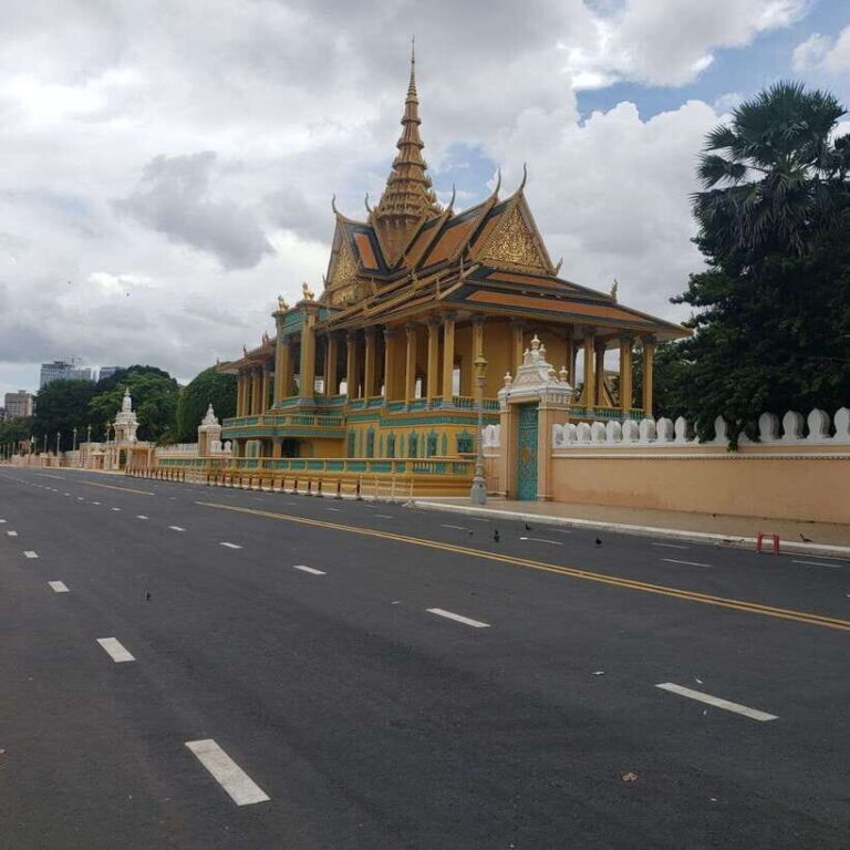 Private One Day Tour in Phnom Penh - Who Should Consider This Tour?