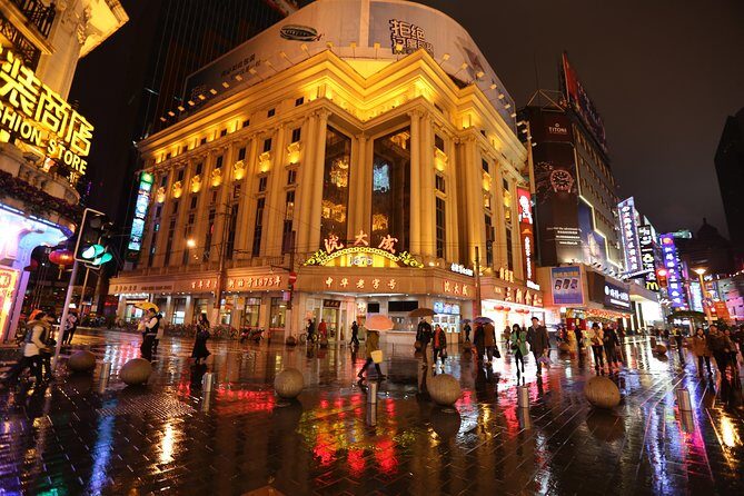 Private Shanghai Evening Street Food Walking and Cruise Tour - Cruising the Huangpu River at Night