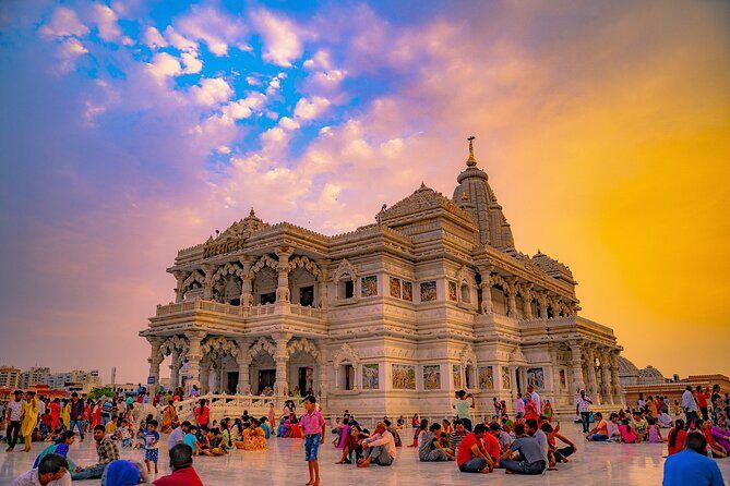 Private Taj Mahal and Mathura tour from Delhi to by car - The Taj Mahal: A White Marble Wonder