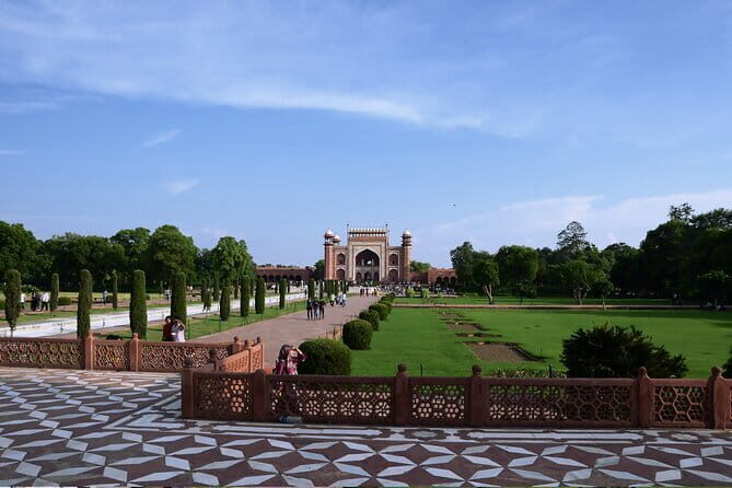 Private Taj Mahal And Monuments Tour From Jaipur By Car - Visiting the Taj Mahal: An Iconic Moment