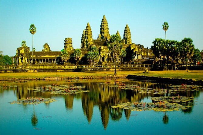 Private Taxi from Siem Reap to Phnom Penh - Speak English Driver - The Sum Up