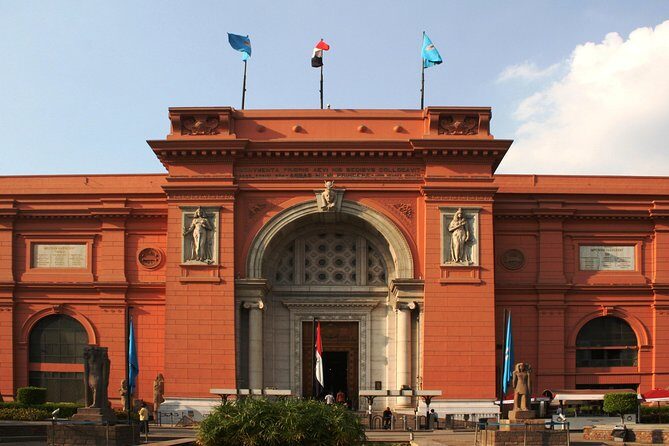 Private tour Giza Pyramids & Egyptian Museum from Hurghada by car - Practical Aspects of the Tour