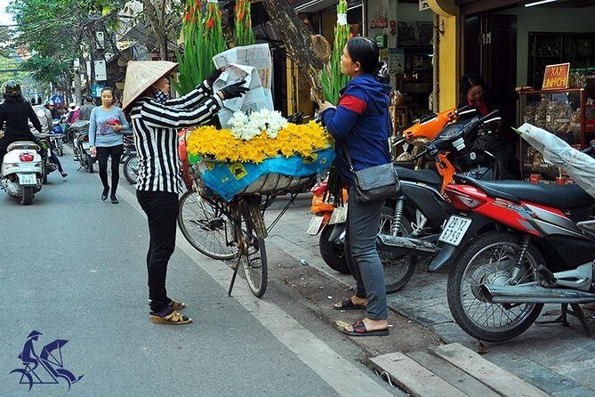Private tour - Hanoi old quarter cyclo tour (2 hours) - Value and Practicality