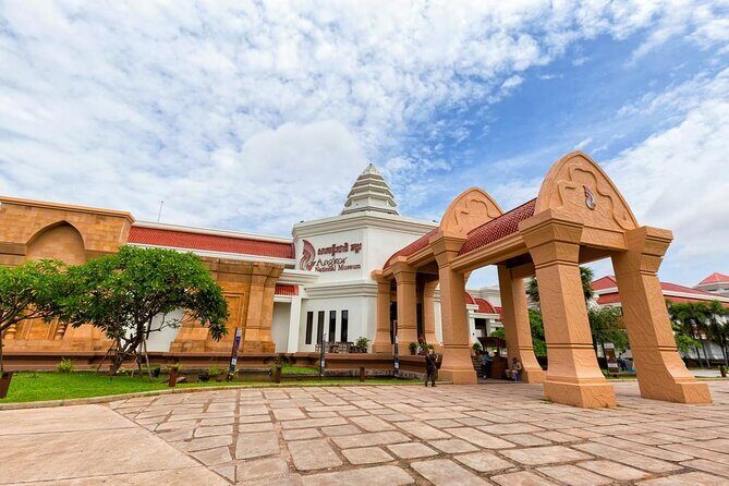 Private Tour: HERO Rats & Angkor National Museum - Meeting the Hero Rats and Learning About Landmines