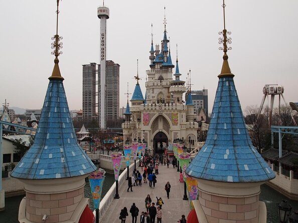 Private Tour to Lotte Tower, Aquarium and Lotte world Theme park - Detailed Breakdown of the Experience
