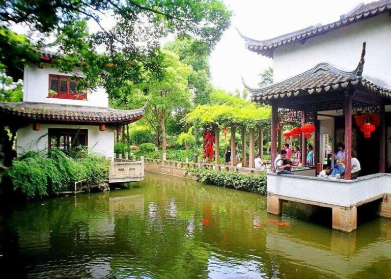 Private Tour:Zhujiajiao Water Town by German-Speaking Guide - Key Points