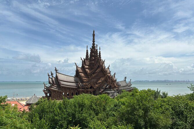 Private Transfer Between Bangkok and Pattaya by Comfortable SUV - The Value for Money