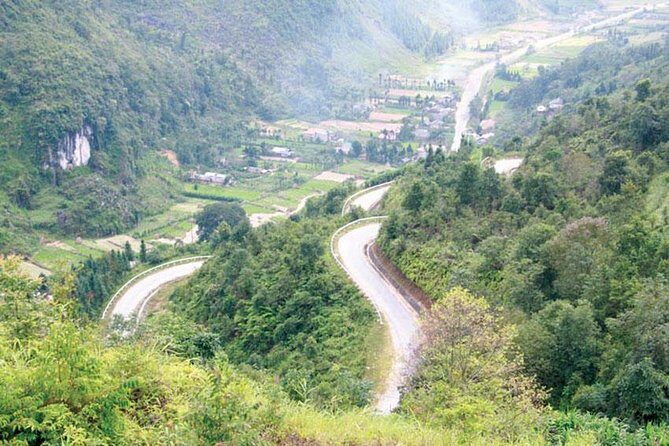 Private Transfer Between Lao Cai Train Station and Sapa Town - The Vehicle and Comfort