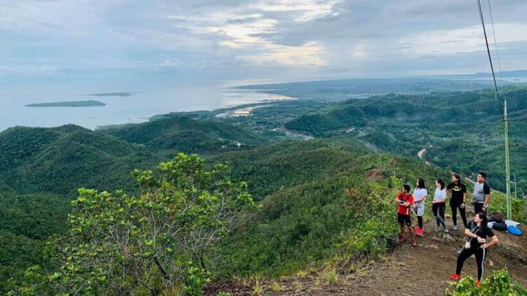 Puerto Princesa: Private Sunrise Trek at Mt. Magarwak - Detailed Breakdown of the Experience