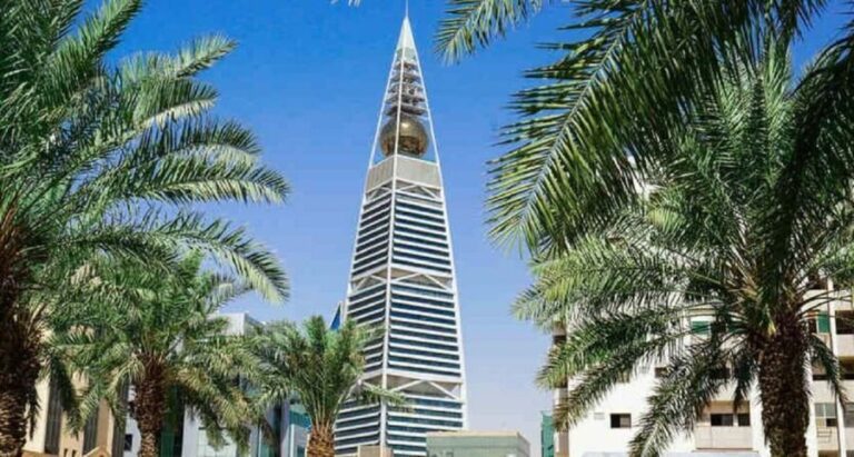 Riyadh Modern City Tour and Boulevard World - Discovering Riyadh’s Skyline from Al Faisaliah Tower