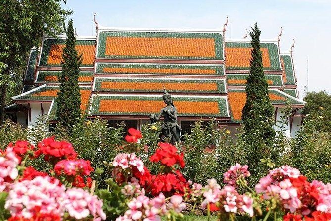 Royal Residence & Wat Phrathat Doi Suthep Half Day Tour From Chiang Mai - What You Can Expect on the Tour