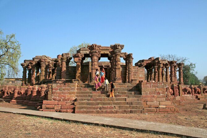 Sacred Sanctuaries: Omkareshwar & Asirgarh Fort Day Tour - Why This Tour Offers Real Value