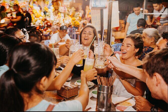 Saigon After Dark With Seafood, Beer & Live Music Bar - The Itinerary: A Closer Look