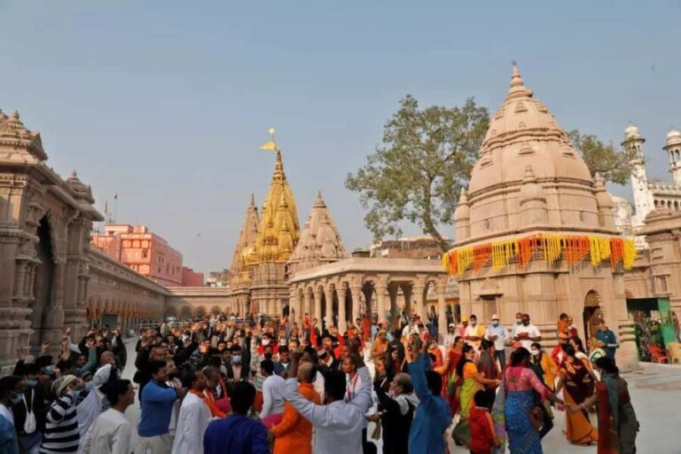 Same Day Varanasi Tour By Flight From Delhi - Visiting the Iconic Temples of Varanasi